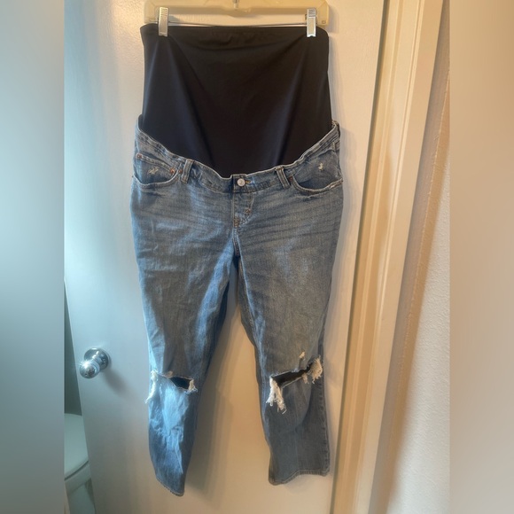 Abercrombie & Fitch Distressed maternity Boyfriend Jeans - Picture 1 of 2
